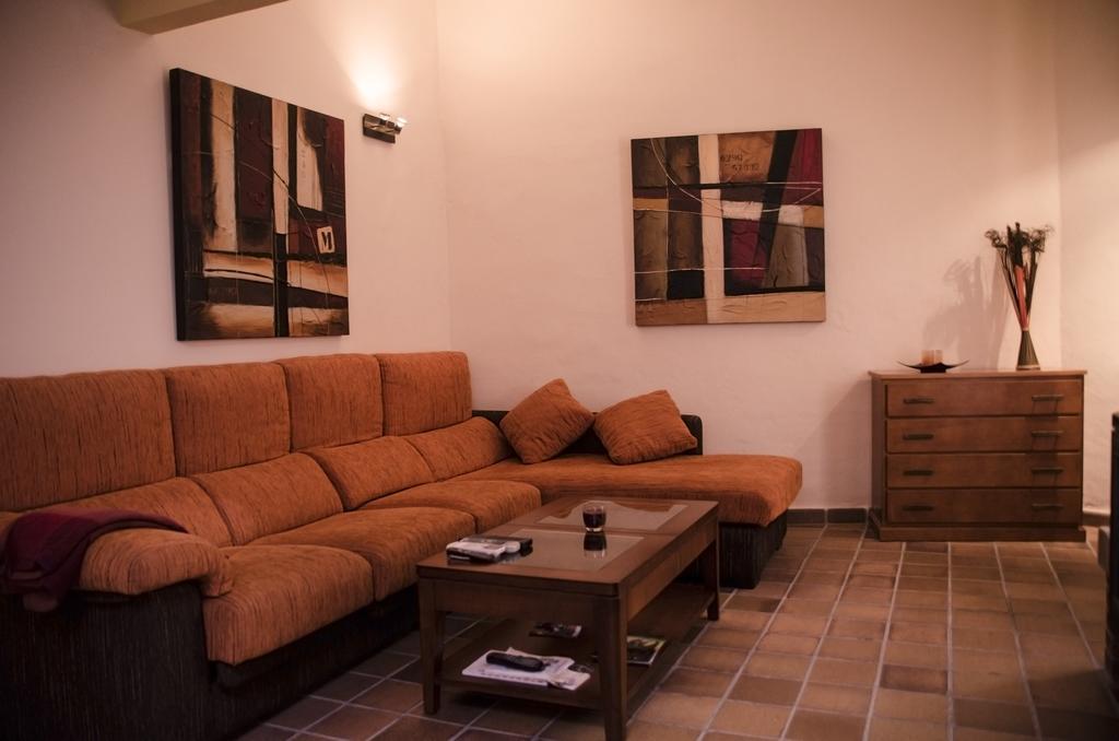 Casa Sierpes Daire Caces Oda fotoğraf