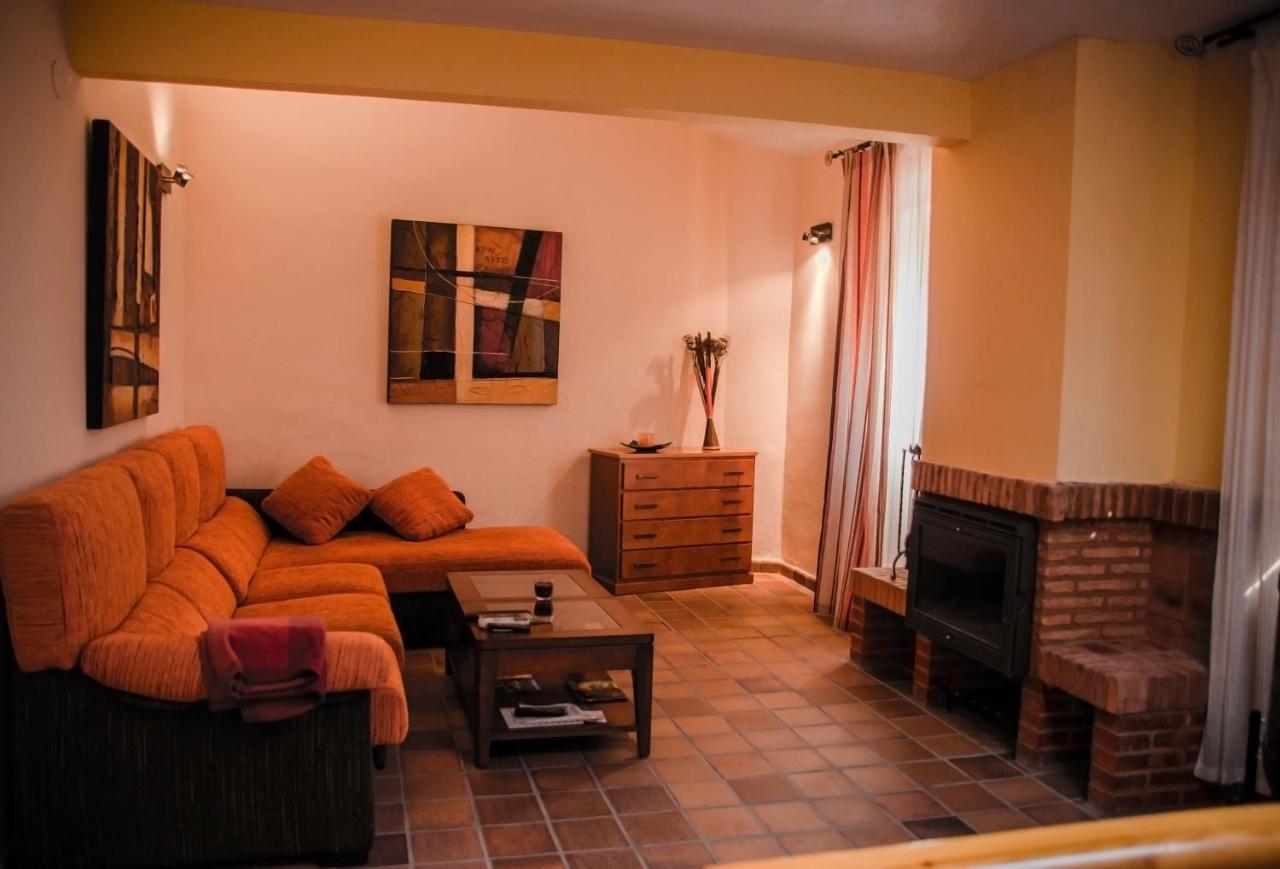 Casa Sierpes Daire Caces Oda fotoğraf