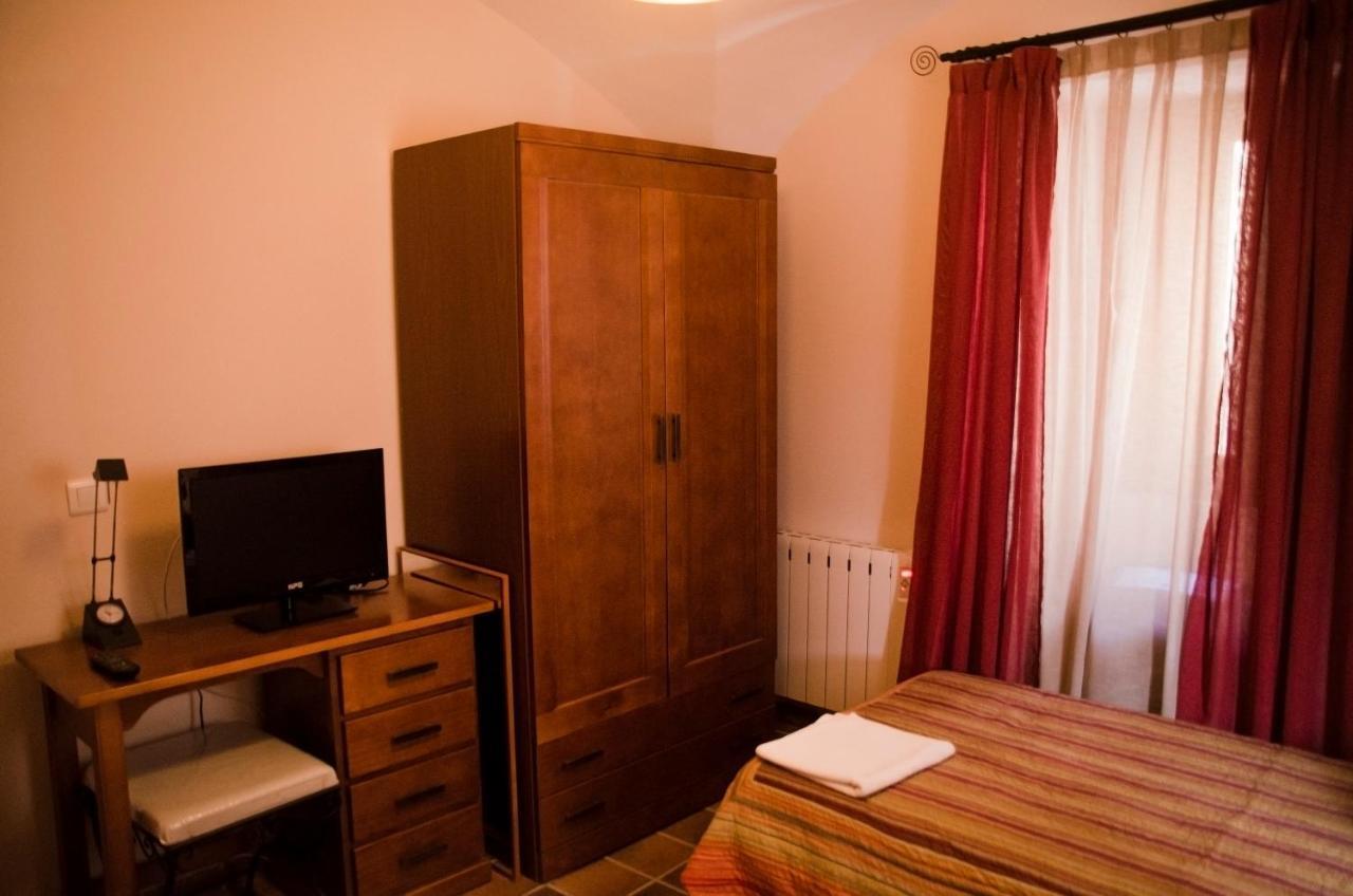Casa Sierpes Daire Caces Oda fotoğraf