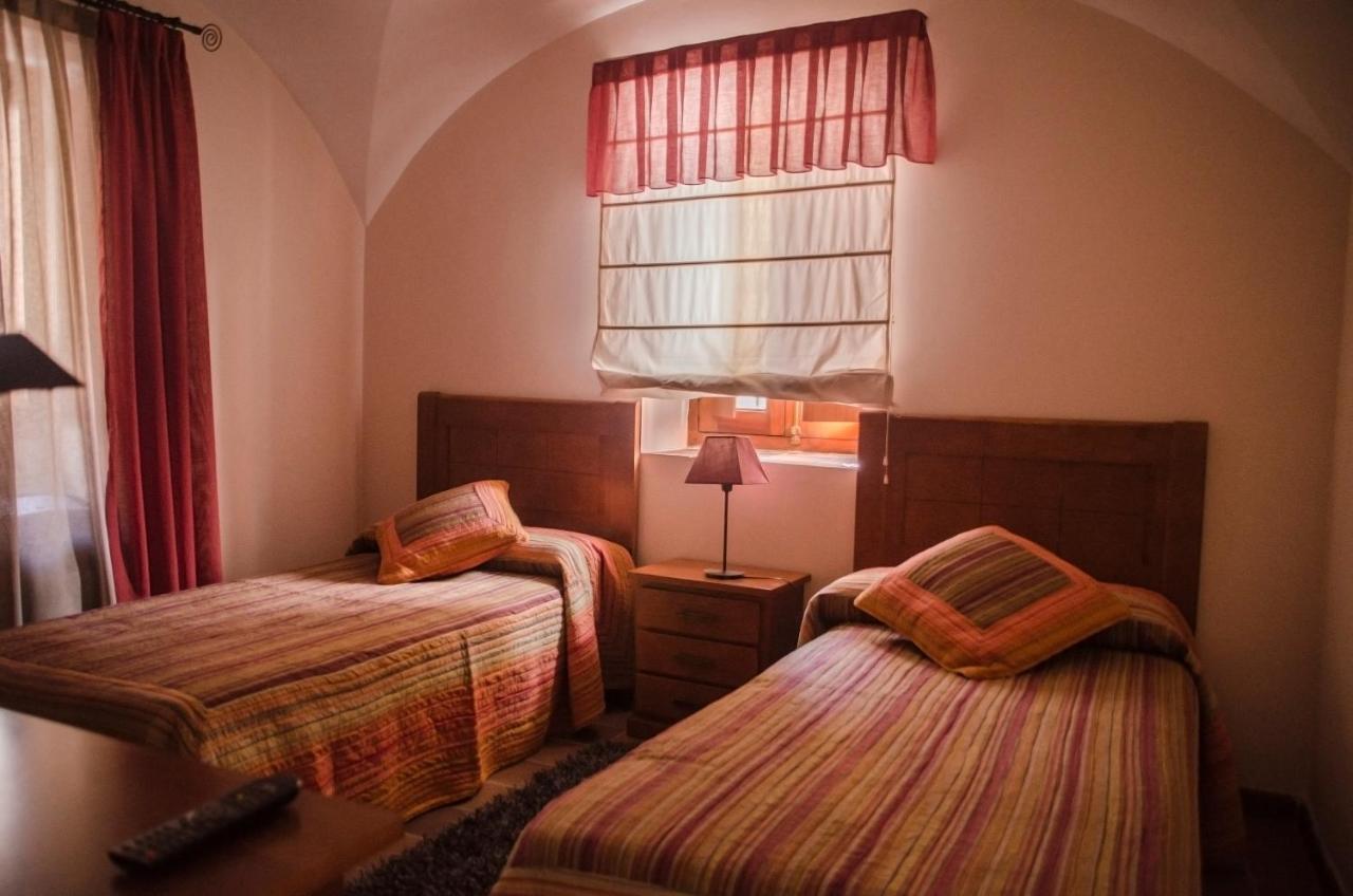 Casa Sierpes Daire Caces Oda fotoğraf